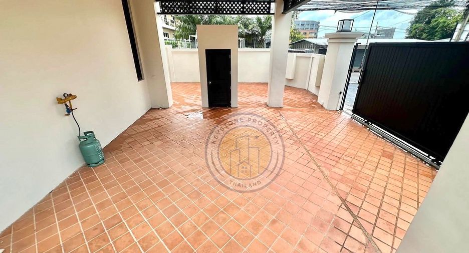 Villa zur Miete mit 4 Zimmer in Bang Lamung, Chonburi
