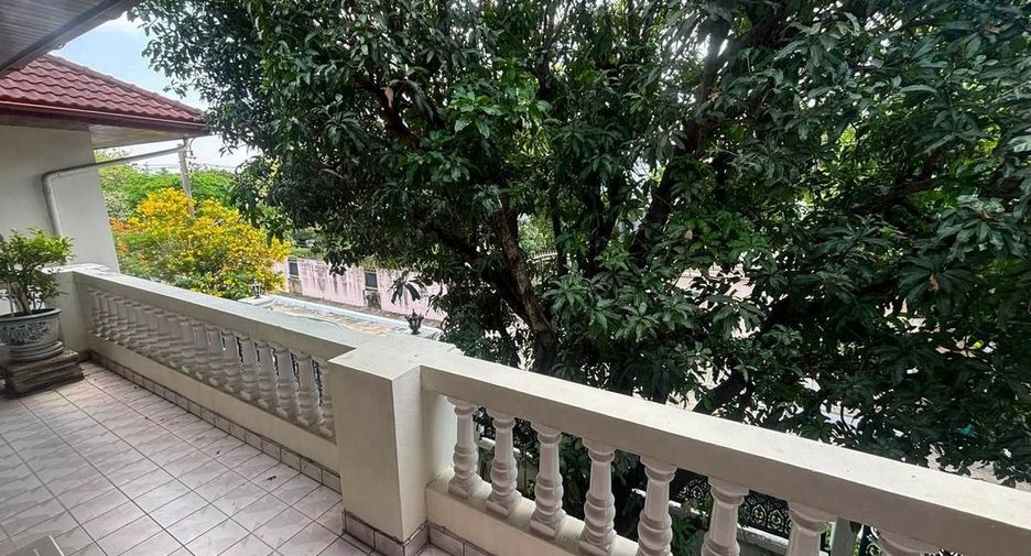 For sale 4 bedrooms house in Suan Luang, Bangkok