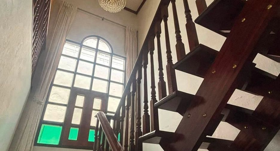 For sale 4 bedrooms house in Suan Luang, Bangkok