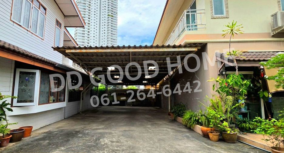 Haus zum Kauf mit 6 Zimmer in Khlong San, Bangkok