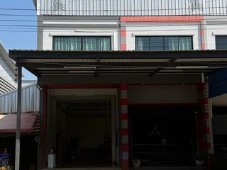 For sale 2 bedrooms warehouse in Krathum Baen, Samut Sakhon