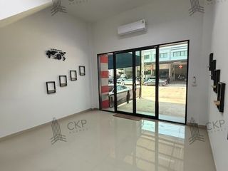 For sale 2 bedrooms warehouse in Krathum Baen, Samut Sakhon