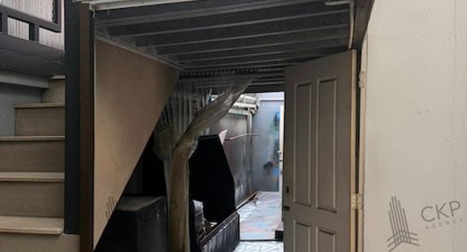For sale 2 bedrooms warehouse in Krathum Baen, Samut Sakhon