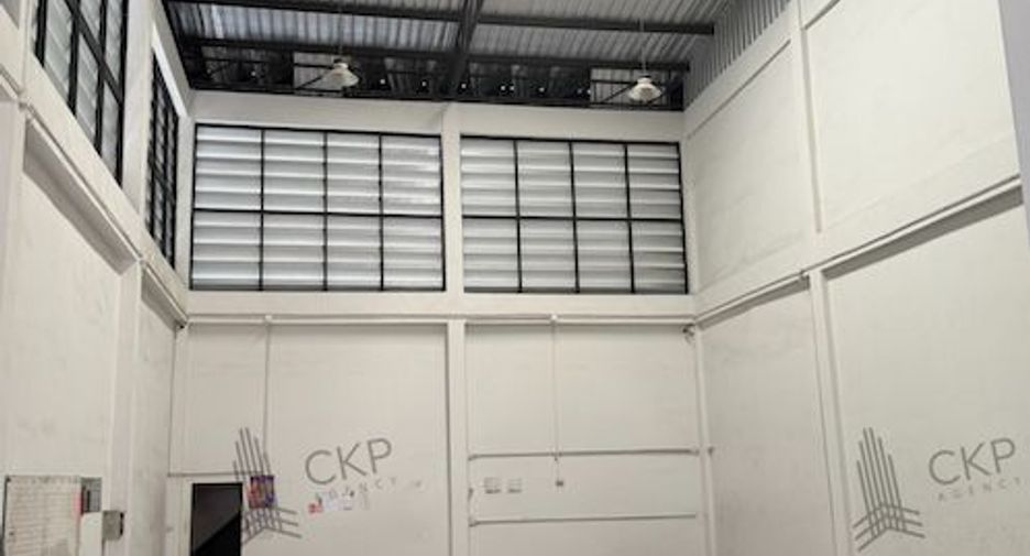 For sale 2 bedrooms warehouse in Krathum Baen, Samut Sakhon