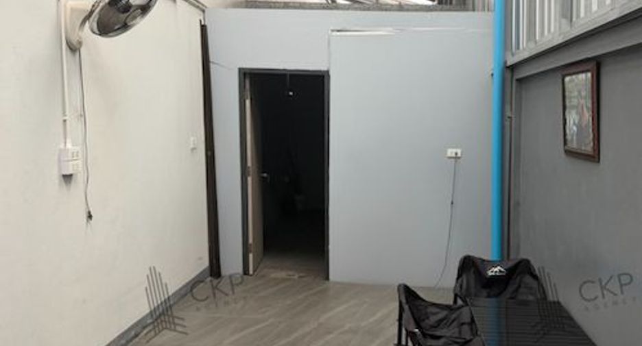 For sale 2 bedrooms warehouse in Krathum Baen, Samut Sakhon