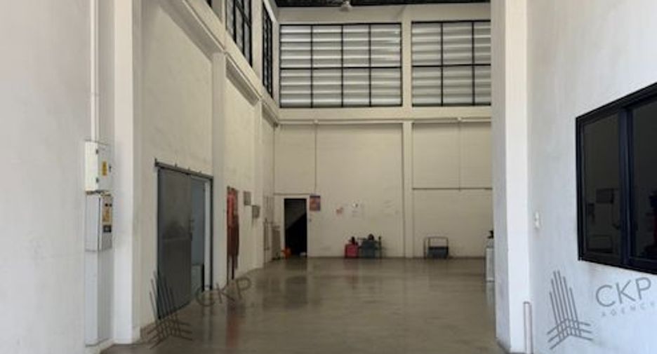 For sale 2 bedrooms warehouse in Krathum Baen, Samut Sakhon