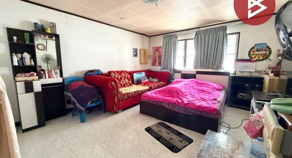 Casa adosada en venta de 6 habitaciones en Mueang Nakhon Pathom, Nakhon Pathom