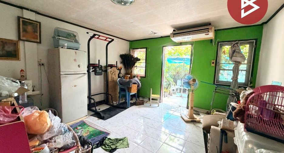 Casa adosada en venta de 6 habitaciones en Mueang Nakhon Pathom, Nakhon Pathom
