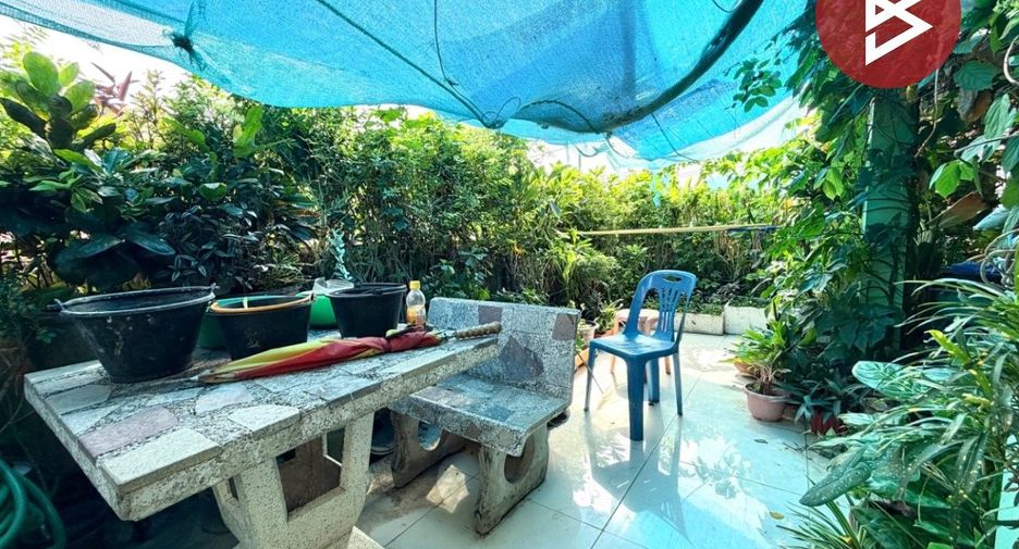 Casa adosada en venta de 6 habitaciones en Mueang Nakhon Pathom, Nakhon Pathom