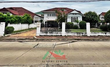 Haus zum Kauf mit 5 Zimmer in Pak Kret, Nonthaburi