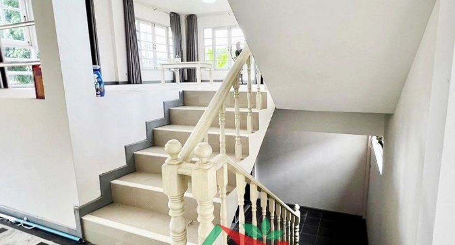 Haus zum Kauf mit 5 Zimmer in Pak Kret, Nonthaburi