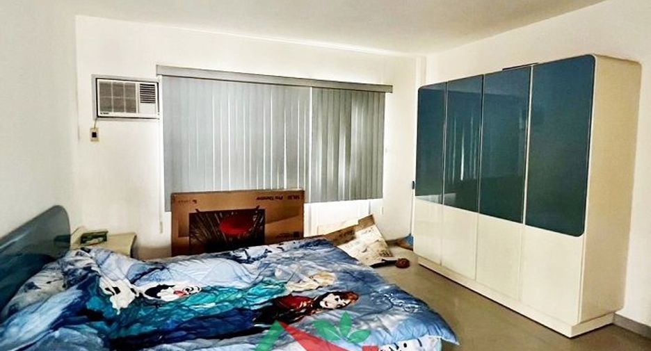Haus zum Kauf mit 5 Zimmer in Pak Kret, Nonthaburi