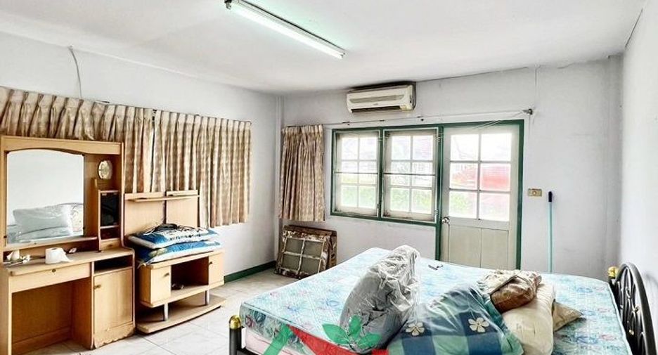 Haus zum Kauf mit 5 Zimmer in Pak Kret, Nonthaburi
