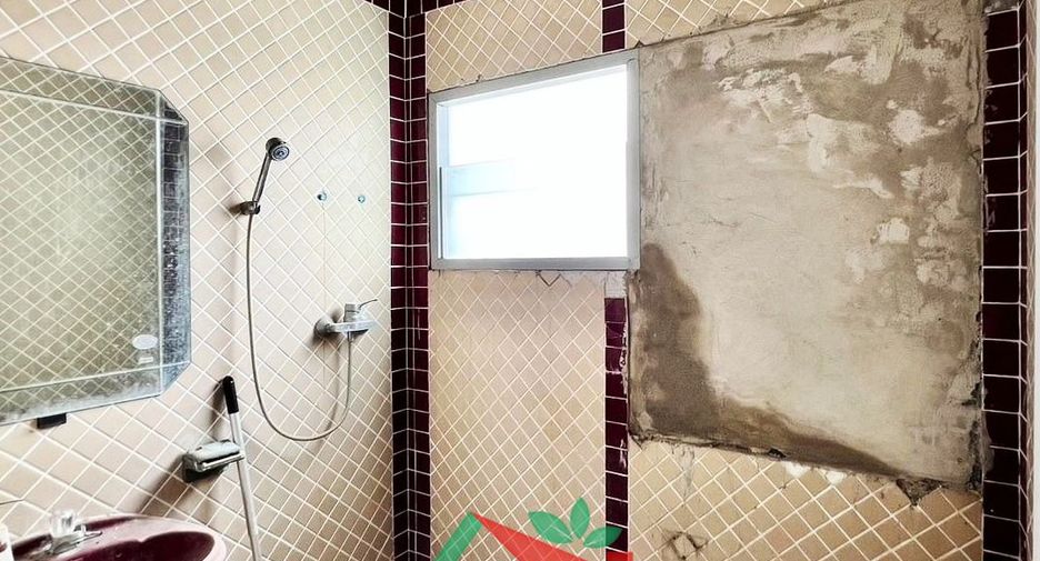 Haus zum Kauf mit 5 Zimmer in Pak Kret, Nonthaburi