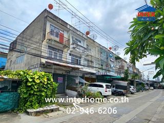Gewerbefläche zum Kauf mit 2 Zimmer in Phra Khanong, Bangkok