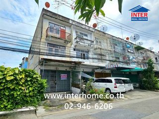 Gewerbefläche zum Kauf mit 2 Zimmer in Phra Khanong, Bangkok