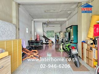 Gewerbefläche zum Kauf mit 2 Zimmer in Phra Khanong, Bangkok