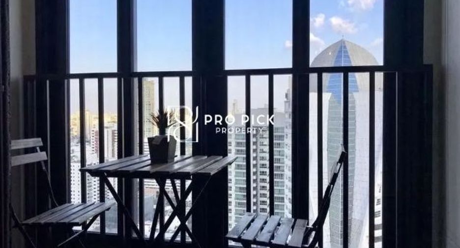For rent 2 bedrooms condo in Watthana, Bangkok