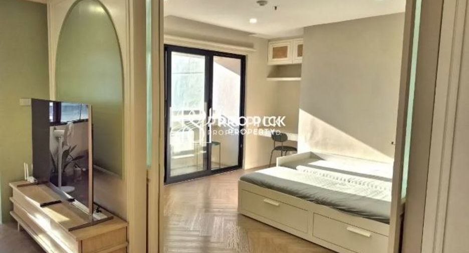For rent 2 bedrooms condo in Khlong Toei, Bangkok