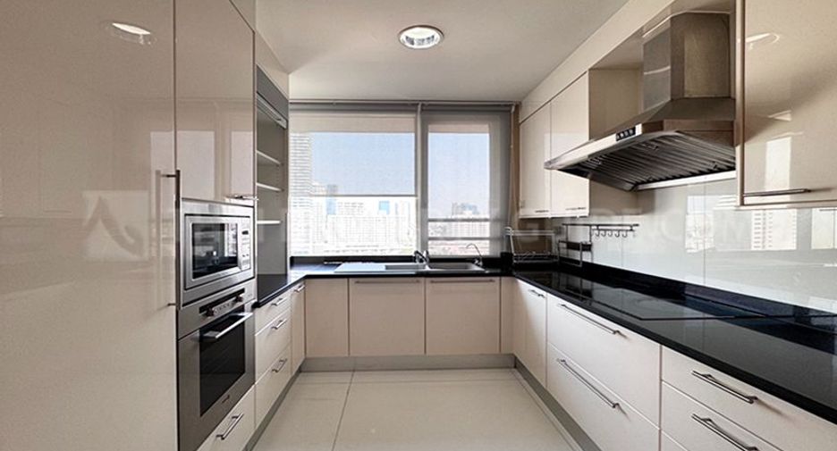 For rent 3 ベッドルーム condo in Watthana, Bangkok