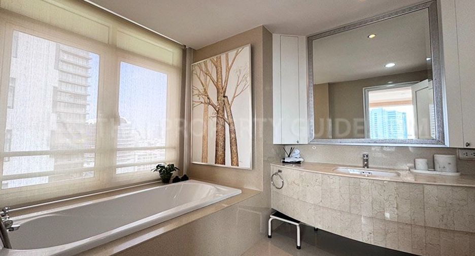 For rent 3 ベッドルーム condo in Watthana, Bangkok