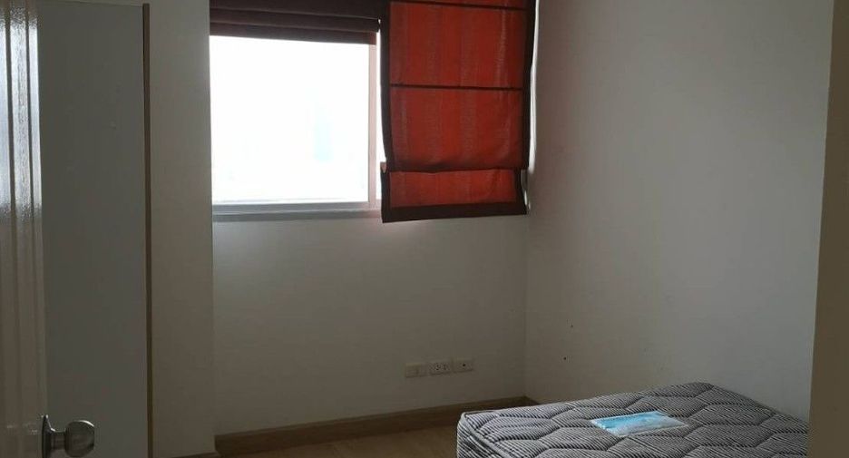 For rent 2 bedrooms condo in Khlong San, Bangkok