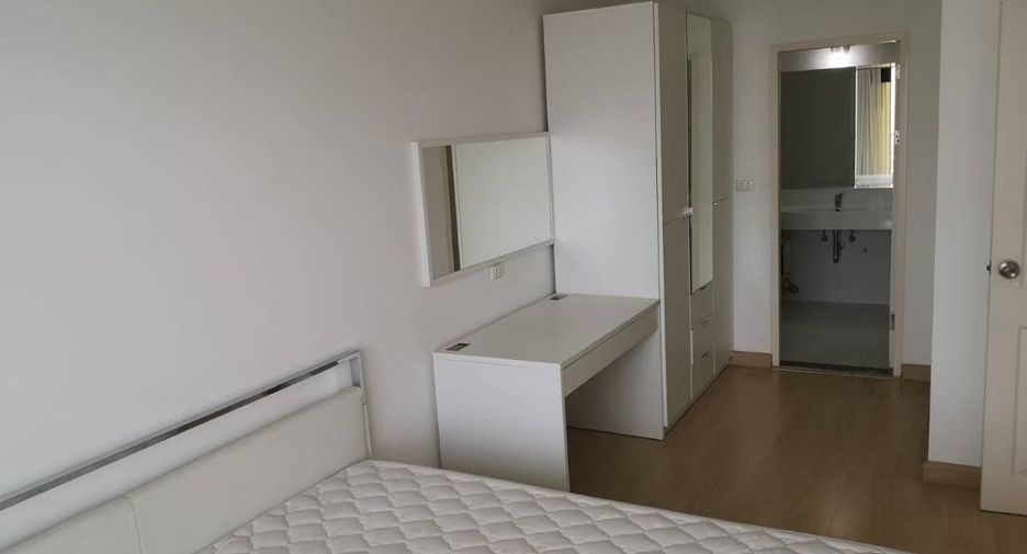 For rent 2 bedrooms condo in Khlong San, Bangkok