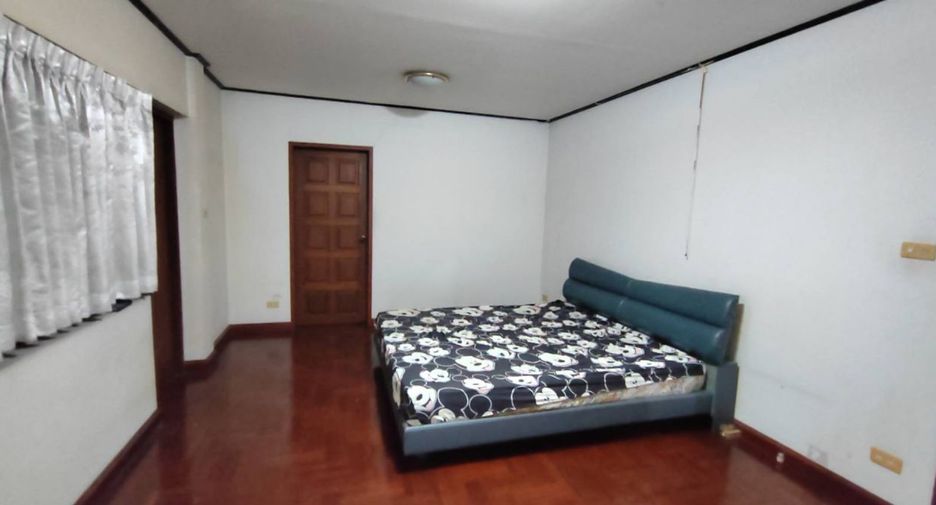 À vendre 3 chambres maison à Phra Khanong, Bangkok