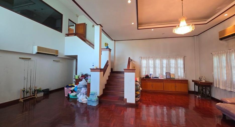 À vendre 3 chambres maison à Phra Khanong, Bangkok