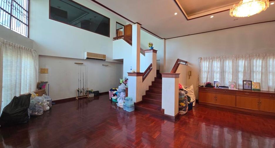 À vendre 3 chambres maison à Phra Khanong, Bangkok