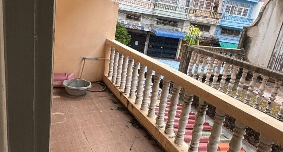 For sale 2 bedrooms townhouse in Thung Khru, Bangkok