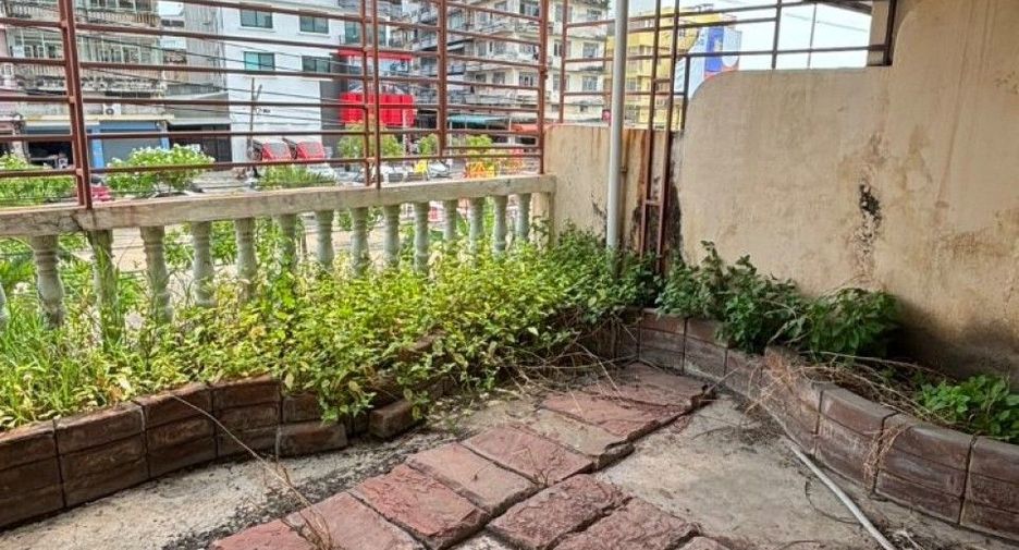 For sale 2 bedrooms townhouse in Thung Khru, Bangkok
