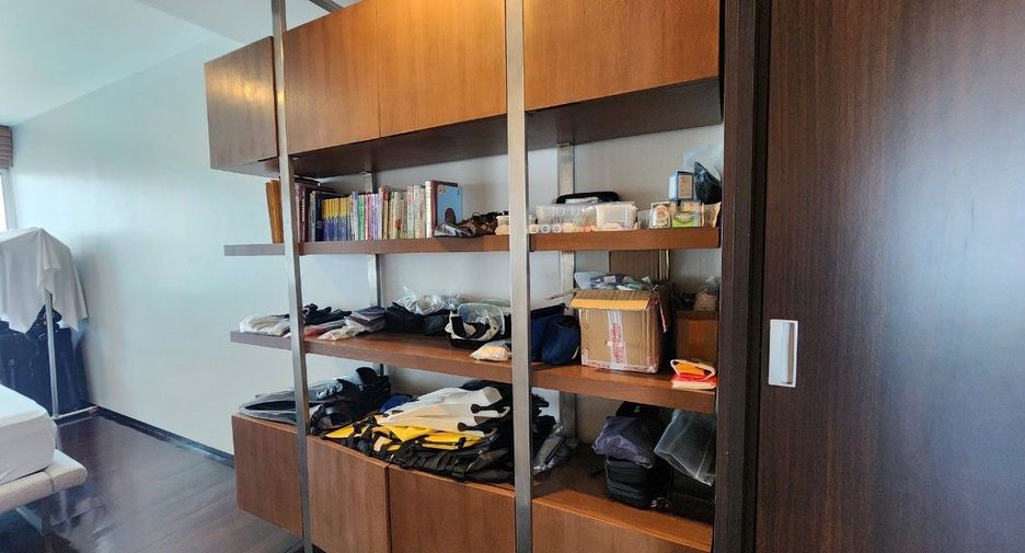 For sale 3 ベッドルーム condo in Watthana, Bangkok