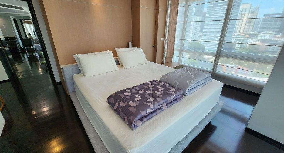 For sale 3 ベッドルーム condo in Watthana, Bangkok