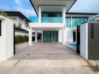 À louer et à vendre 5 chambres villa à Bang Lamung, Chonburi