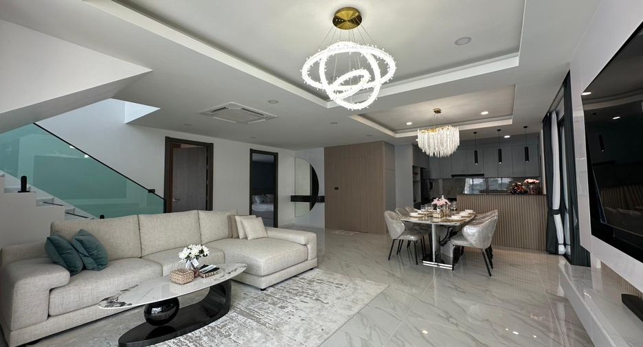 À louer et à vendre 5 chambres villa à Bang Lamung, Chonburi
