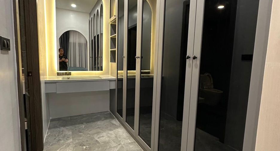 À louer et à vendre 5 chambres villa à Bang Lamung, Chonburi