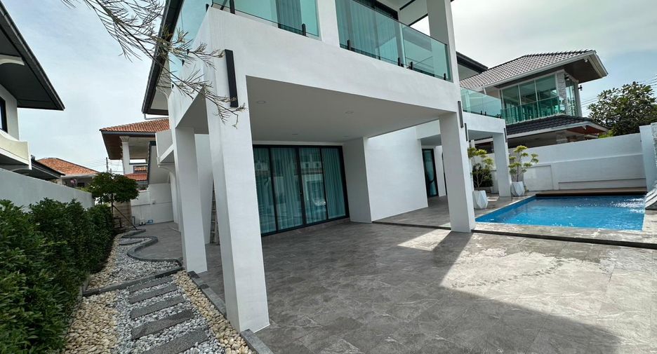 À louer et à vendre 5 chambres villa à Bang Lamung, Chonburi