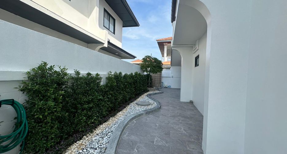 À louer et à vendre 5 chambres villa à Bang Lamung, Chonburi