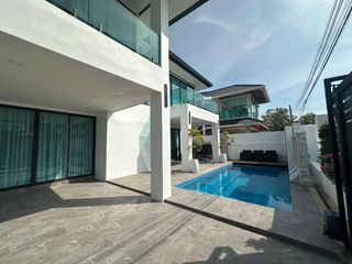À louer et à vendre 5 chambres villa à Bang Lamung, Chonburi