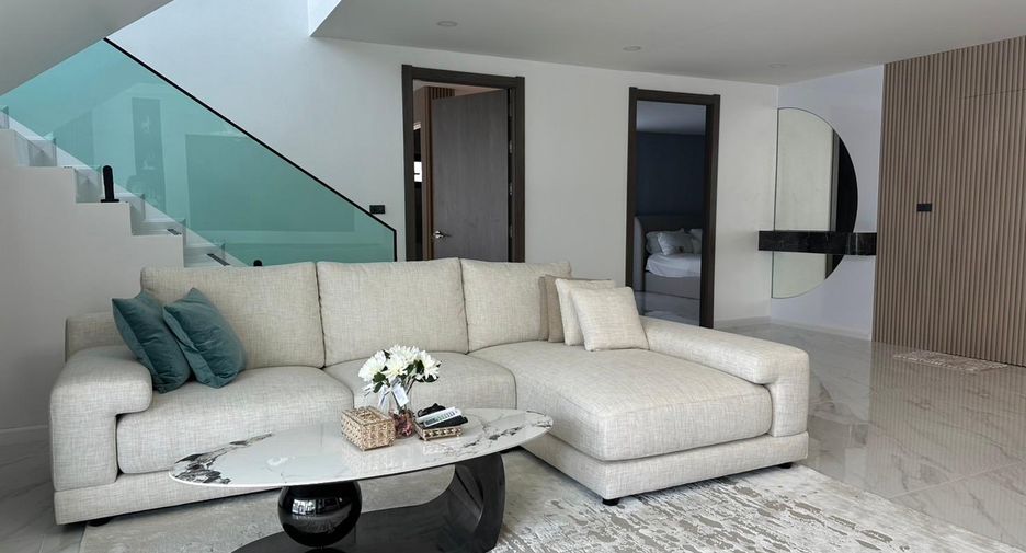 À louer et à vendre 5 chambres villa à Bang Lamung, Chonburi