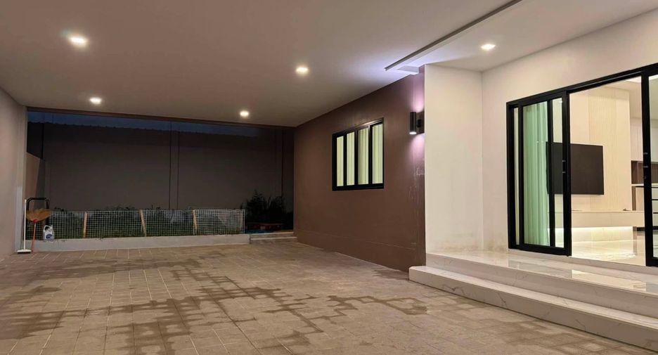 For rent 5 bedrooms villa in Bang Lamung, Chonburi