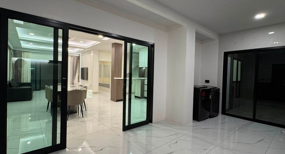 For rent 5 bedrooms villa in Bang Lamung, Chonburi