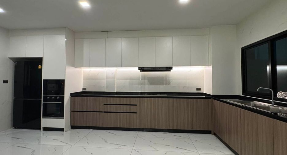 For rent 5 bedrooms villa in Bang Lamung, Chonburi