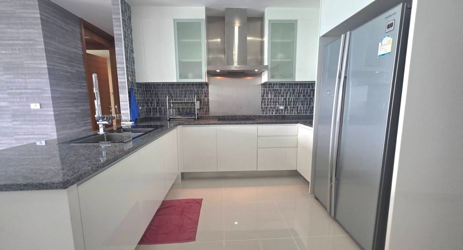 For rent 2 bedrooms condo in Na Jomtien, Pattaya