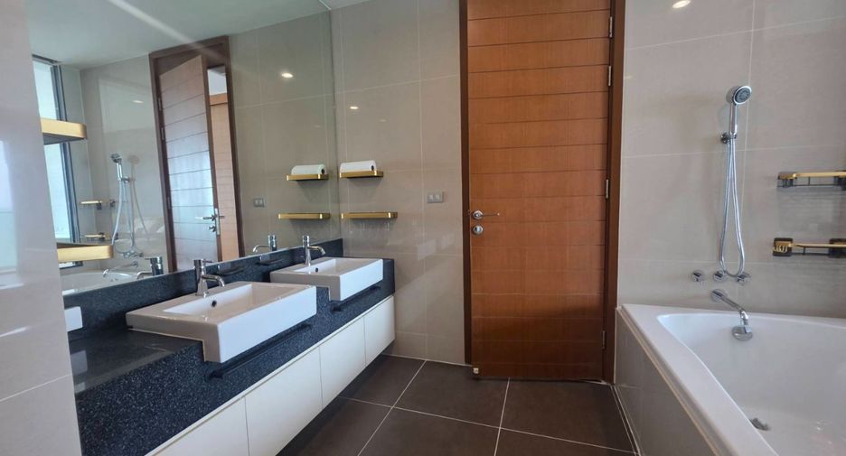 For rent 2 bedrooms condo in Na Jomtien, Pattaya