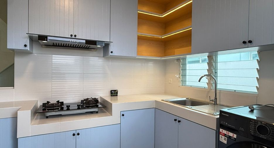À vendre 3 chambres maison à Bang Phli, Samut Prakan