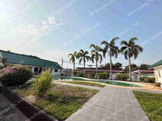 For sale and for rent 6 bedrooms villa in Bang Lamung, Chonburi