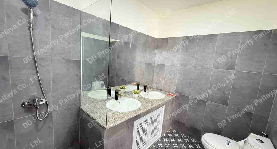 For sale and for rent 6 bedrooms villa in Bang Lamung, Chonburi