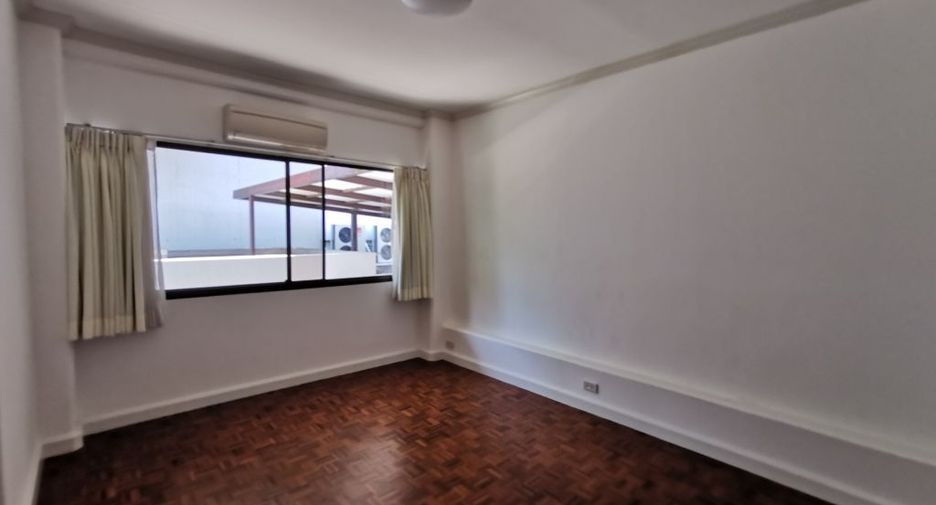 For rent 2 bedrooms apartment in Sathon, Bangkok